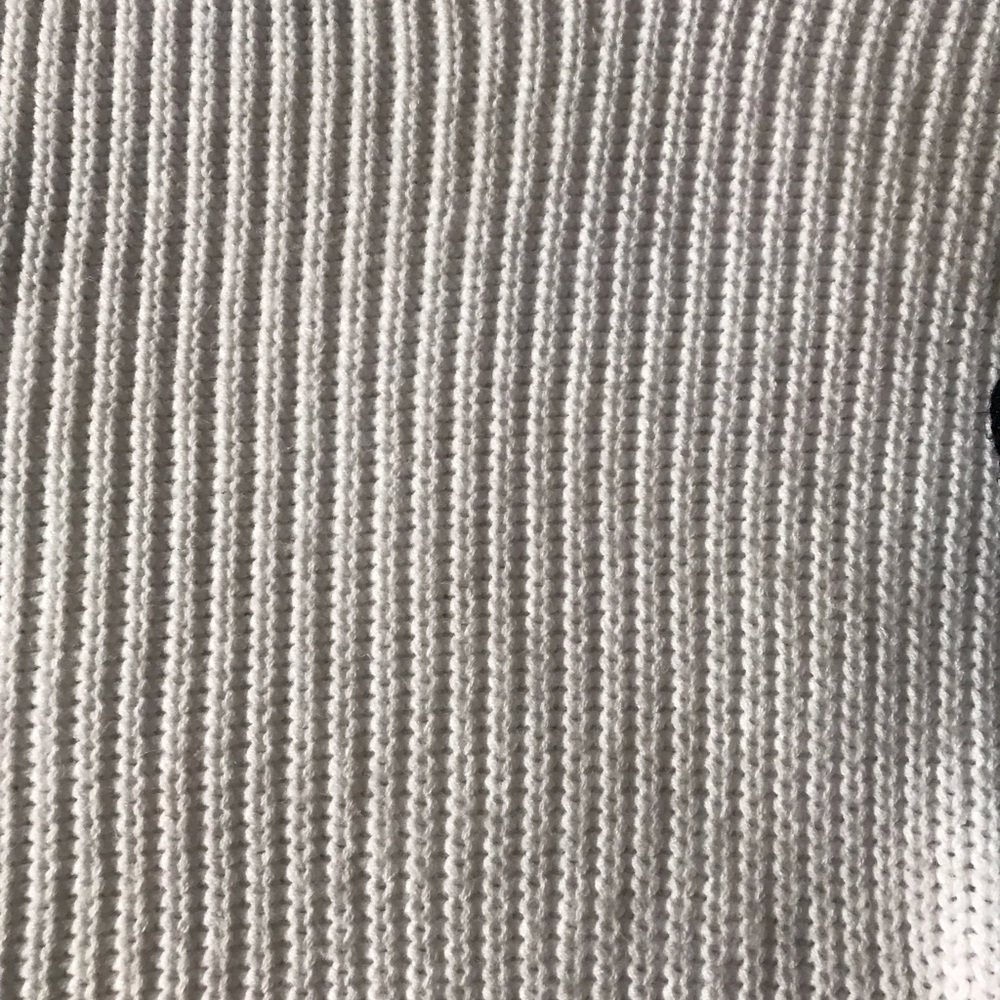 Sweaters - Picture 4 of 4
